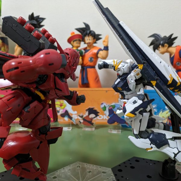 RGνガンダム　RGサザビー