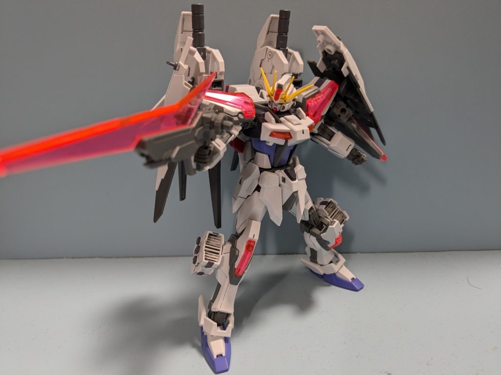 最後にポージング!(*'ω'*)誰にでも作れるをコンセプトに作ったので接着等は無く、露出する3m穴も付属のモールドパーツをそれっぽく付けました('ω')ノ簡単ながら、満足のいく一品となりました( *´艸`)