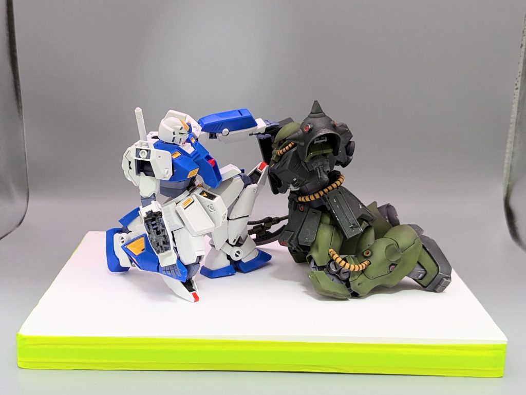 製作中の構図チェック台座はA4サイズの発泡スチロールを重ね、プラ板で囲って製作