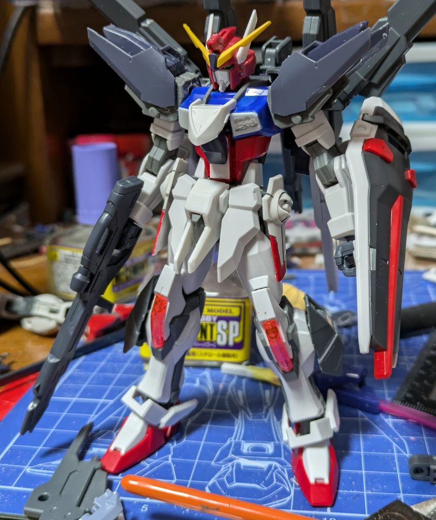 製作中　背面は宇宙用装備なので割愛だいたいミキシングとプラ板製です実はエクシードギャラクシー多め　ギリセーフか前述の通り元のアカツキは一切使用していません