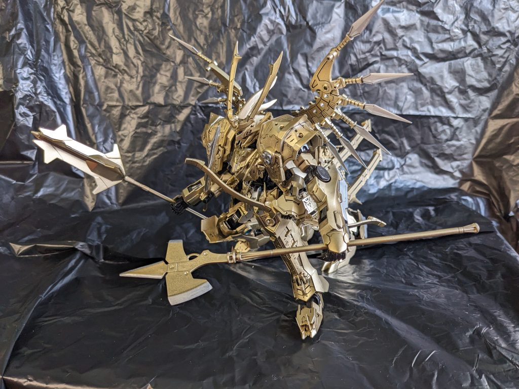 それを追いかけて降臨したのが黄金の半獣神である。神は悪神に一騎打ちを挑み、これを降した。