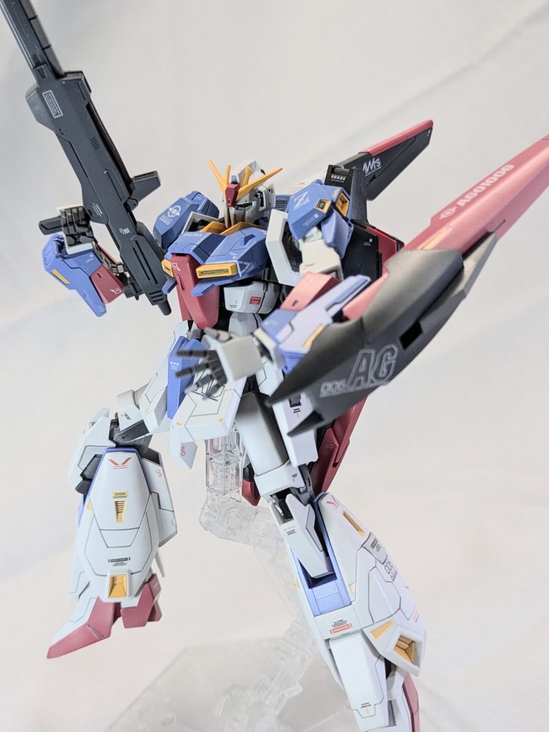 頸部を延長して、顎もかなり引ける可動域を確保。キットは握り手だけですが、左は開き手を用意しました。