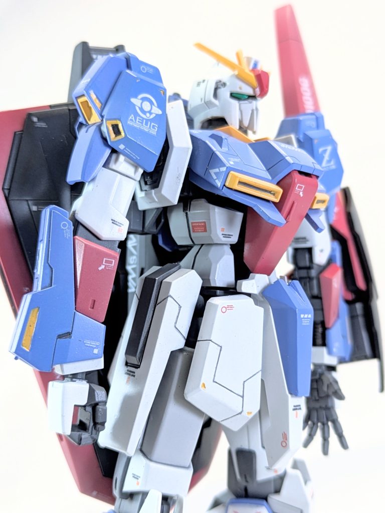 スジボリとレッドチップ加工。塗装は細かく塗り分けしました。