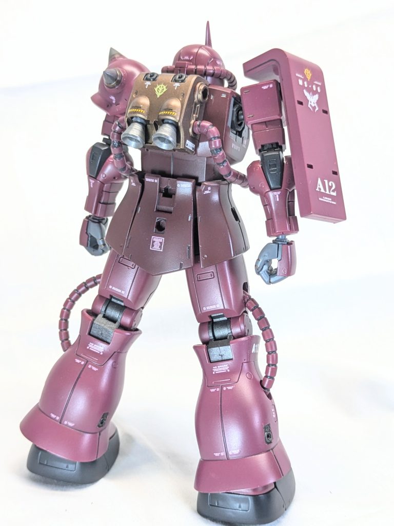 ザクの後姿が結構好きです。何か男らしいモビルスーツって感じが漂いますよね。