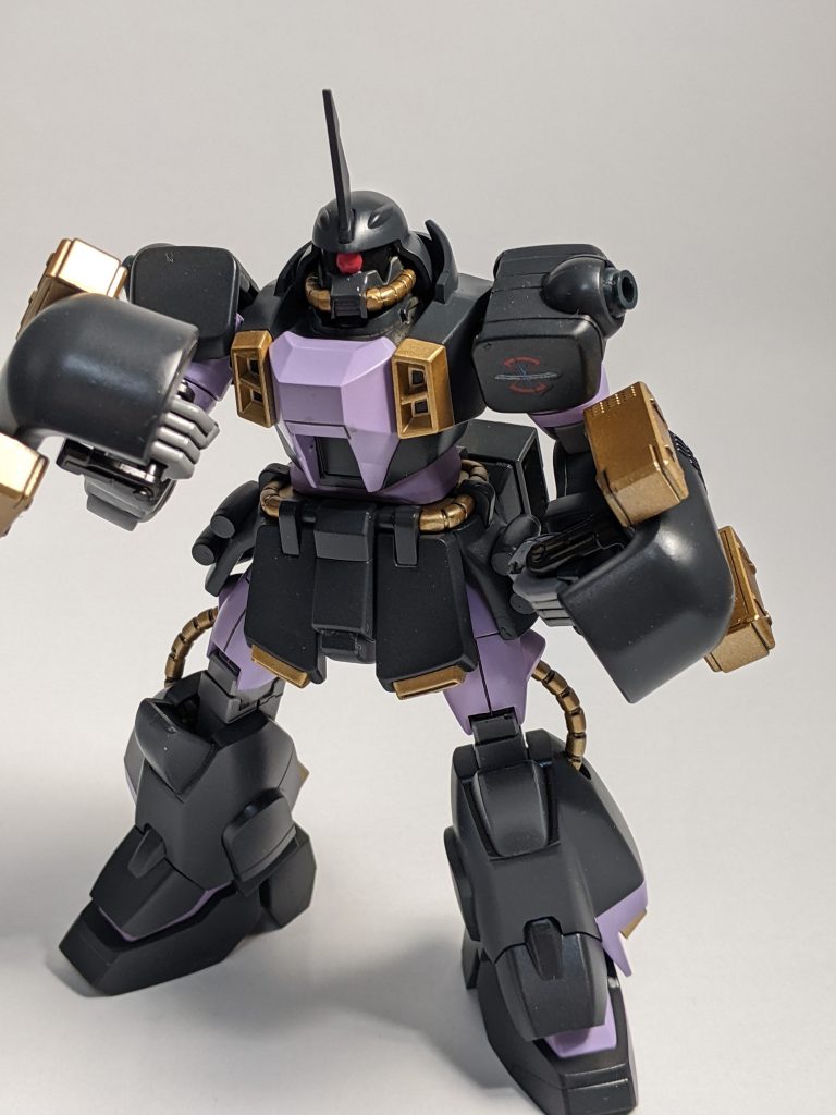 最終的には両腕にシールドを装備して格闘戦になります。フェムテク装甲？普通に殴りますが。