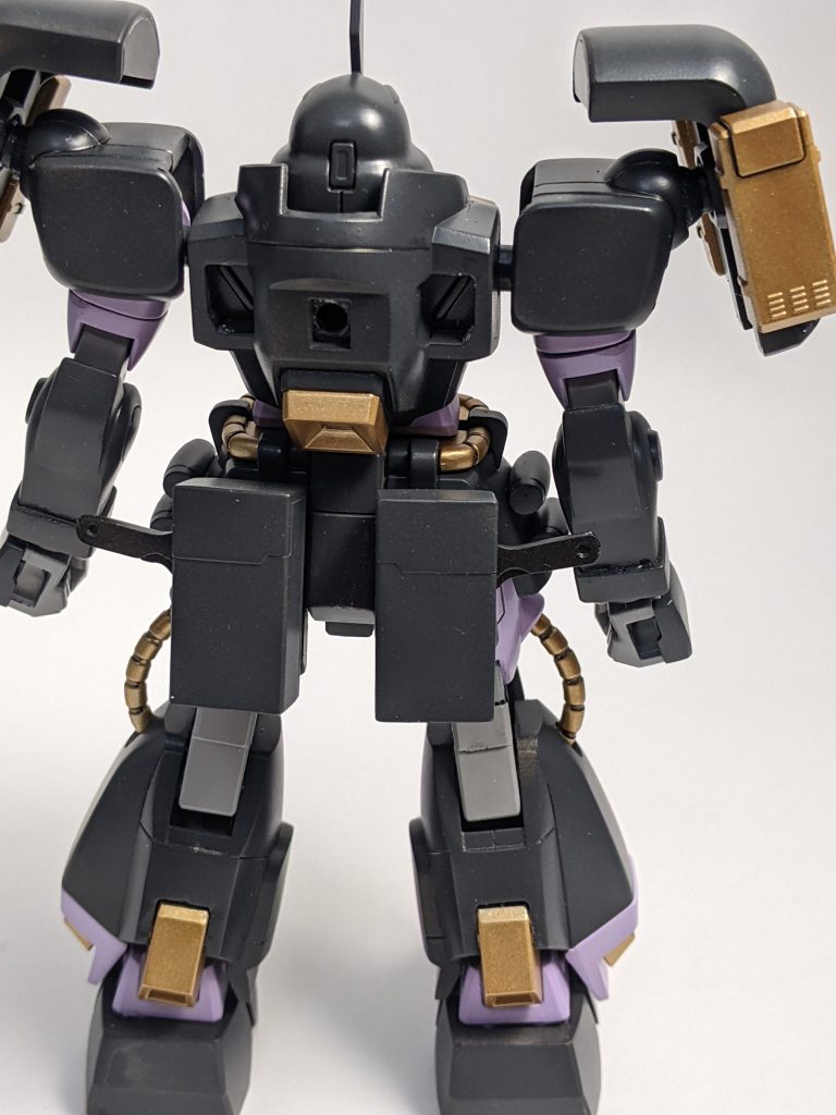 アメイジングピストルはホルスターごとリアアーマーに取り付けています。