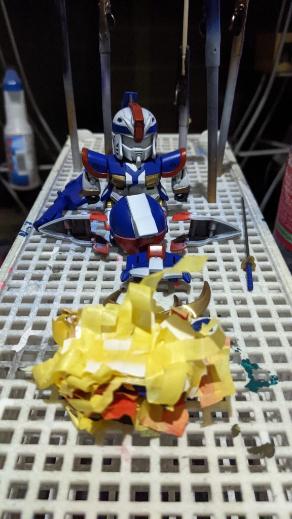 もうね……とにかく塗り分けが大変でした！！マスキングテープ…コレの３倍は使いました（笑）ホント…しんどかったぁ～(gundam-kao9)