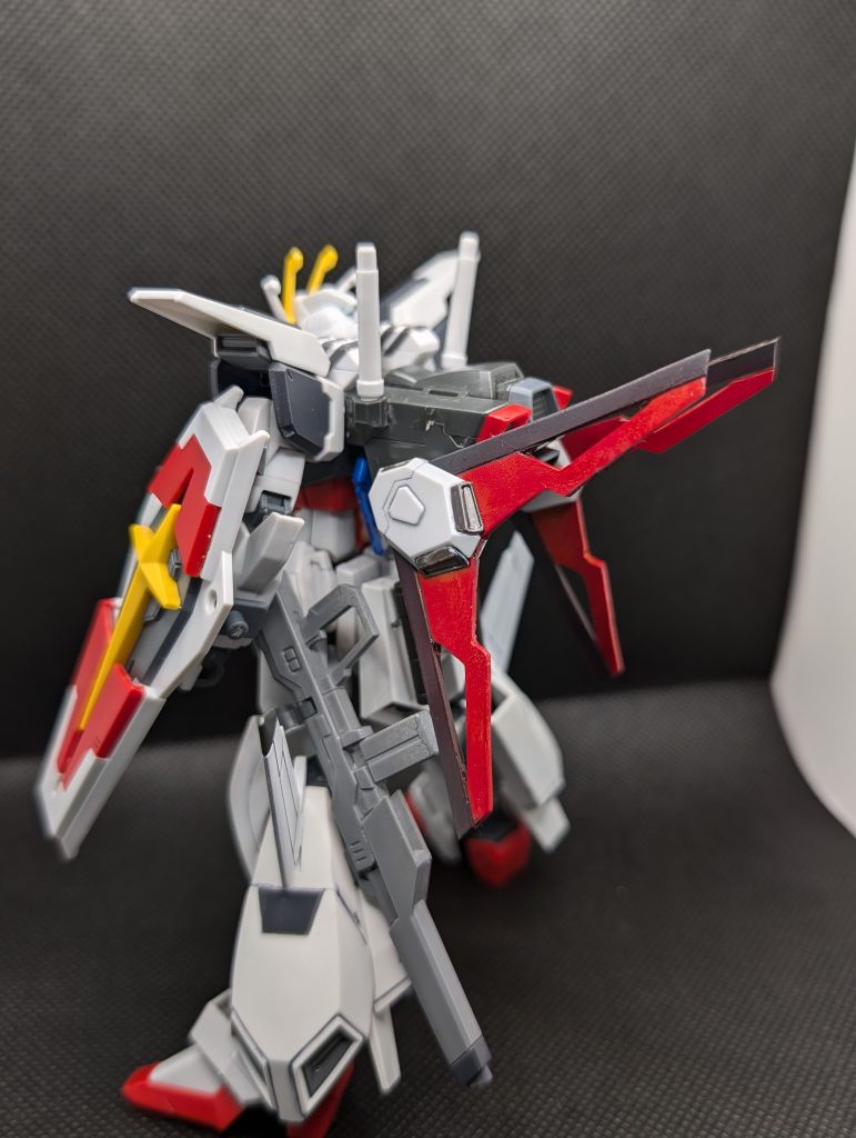 フォースシルエットのスラスターとプラ板でソードシルエットのブーメランの一回り小型なものを作成他にも対艦刀やビーム砲を作る予定シルエットができたらまた投稿します!(8/12追記)名前の「ストーム」は急襲や強襲という意味合いで付けました。が、付けた後ゲイルストライクの存在を思い出し、オリジナルで作ったつもりがネタがかぶってしまったなぁ、と…。今考えてる対艦刀もウイングソーとかぶりそうです