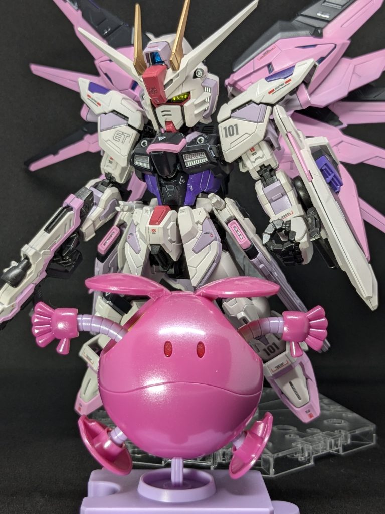 この前作ったフリ－ダムといっしょに飾ってます。