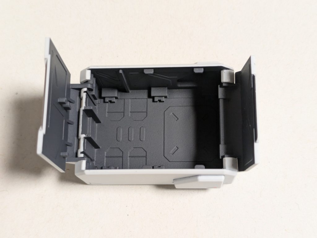 一応ね。箱の中、塗り分けてあるんですよ。見えないけど。