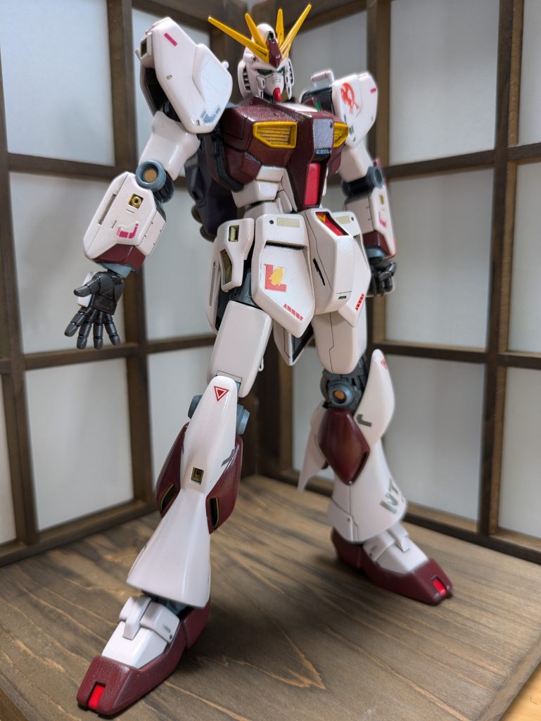 「エッジを丸める」ということで、・装甲に当たる箇所は、エッジは丸める・関節等のメカ部は丸めない 