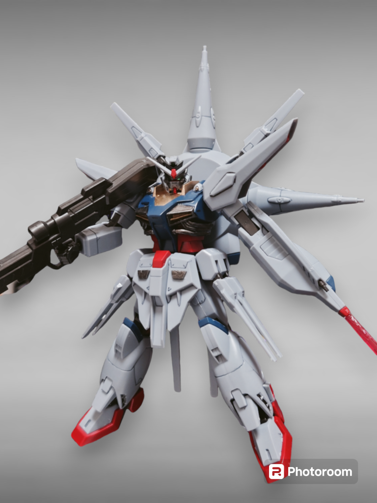 元のキットです。良いキットですが、現状のHGCEに比べると見劣りします。とりあえず脚部のミキシングを決意。