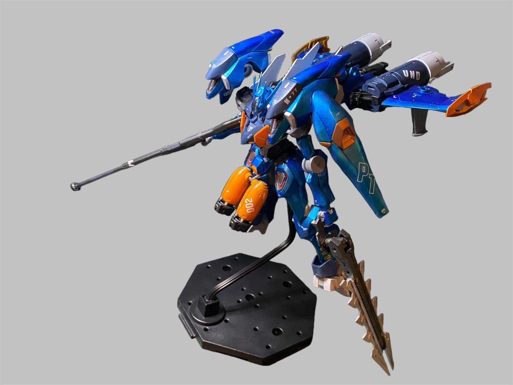 ファラクト・ウンディーネはペイル社の開発した水中戦用MSである。ファラクトの試作機をベースに、同社製のフライトサブフライトシステム・ティックバランのプラットフォームを流用して開発された水中支援システム・ナックラヴィーをドッキングさせることで、水中戦能力が付与されている。もともと、ペイル社製の機体群は流体力学的に抵抗が抑えられたものが多かったため、既存の設計を流用できるこのプランが採用された。