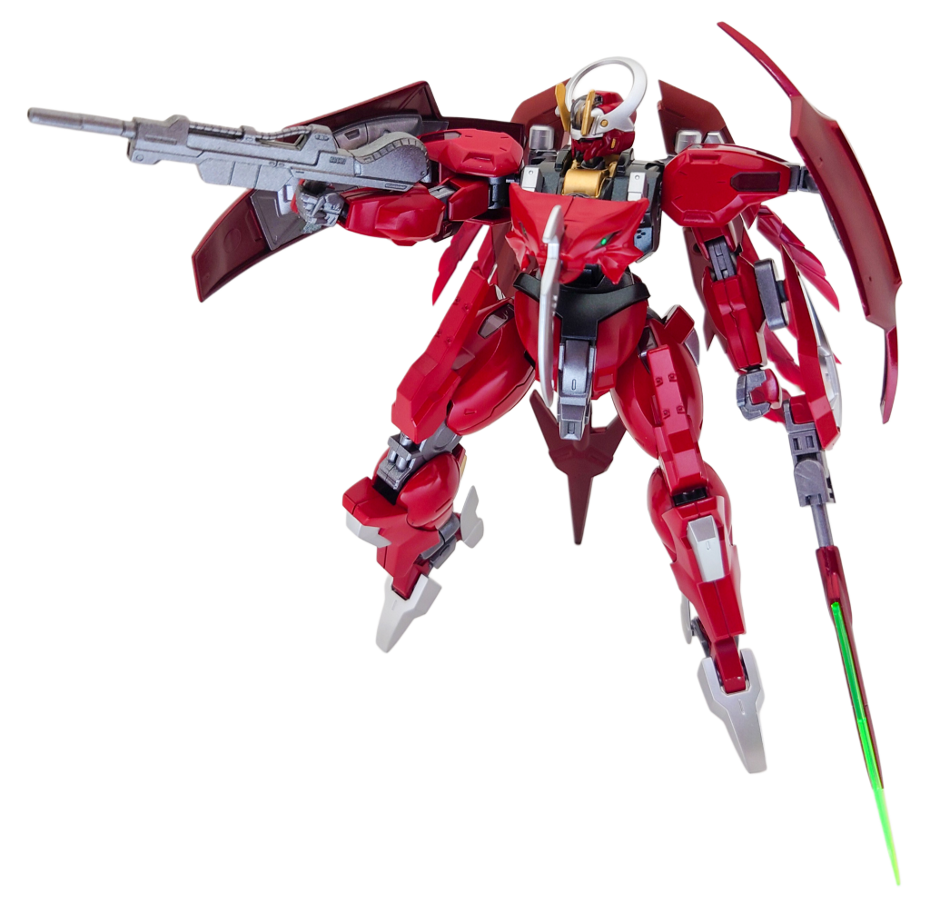 基本装備として、右手にはライフル、左腕にはシールドと槍が一体化したオリジナル武器を装備！