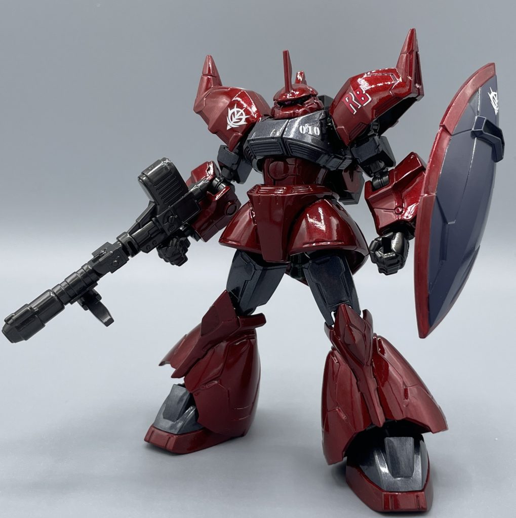 ロケットランチャーを装備 ジョニー・ライデン専用ゲルググと言えば、ロケットランチャーというのは、いにしえの旧キットからのお約束。良い。やっぱり似合う。超カッコいい。