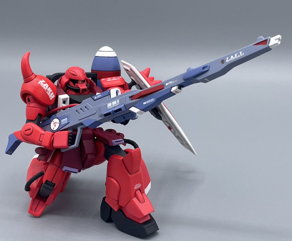 私、射撃苦手なのよね・・・悪い！？　ぶっちゃけルナマリアは、ガナーよりスラッシュ付けた近接戦闘の方が向いている気がします。ステラの駆るガイアを相手に、ZAKUとは思えないトンデモ運動性能を見せ、ケリを入れるシーンは今でも鮮明に記憶に残っています。　レイが高速戦闘仕様のブレイズに乗っているので、その援護射撃やミネルバ護衛の機体も必要なので、仕方なくガナーウィザードだったのかもしれませんね。レイザク→https://gumpla.jp/old/2045295