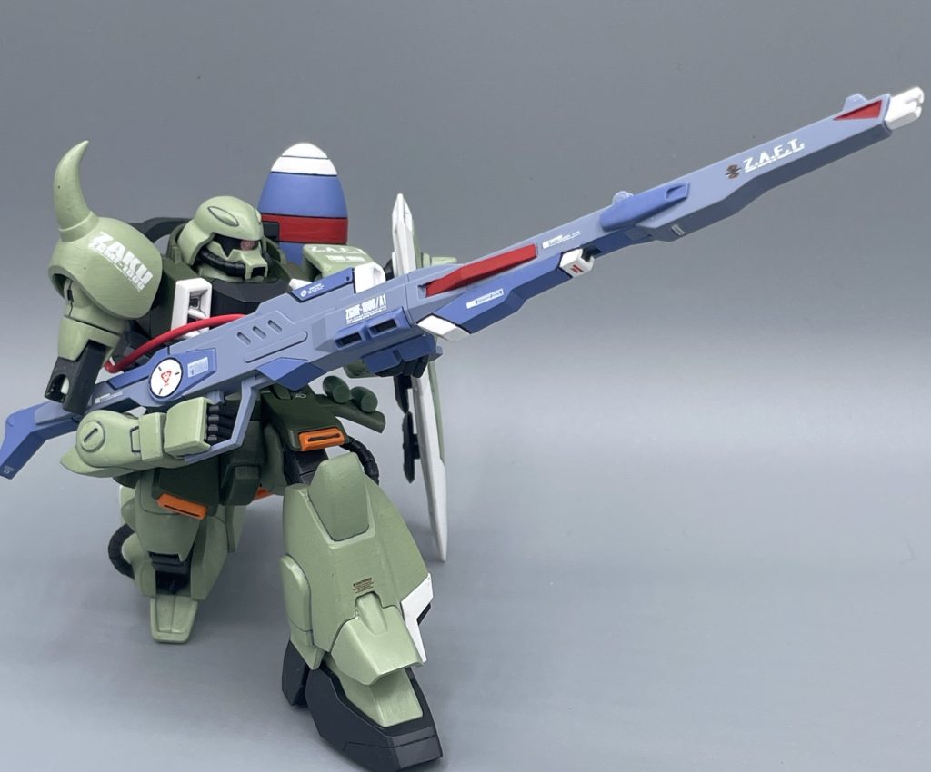 ガナーウィザード装備 大型のビーム砲と大容量エネルギータンクを装備した、砲撃戦に特化した本形態は「ガナーザクウォーリア」と呼ばれます。ご覧の通り、でっけぇビーム砲でぶっといビームをブッ放って、敵機を蹴散らします。 SEED DESTINYの劇中では、ルナマリアのザクがこの形態で数多くの戦場に出撃しました。なお戦果は・・・(笑)