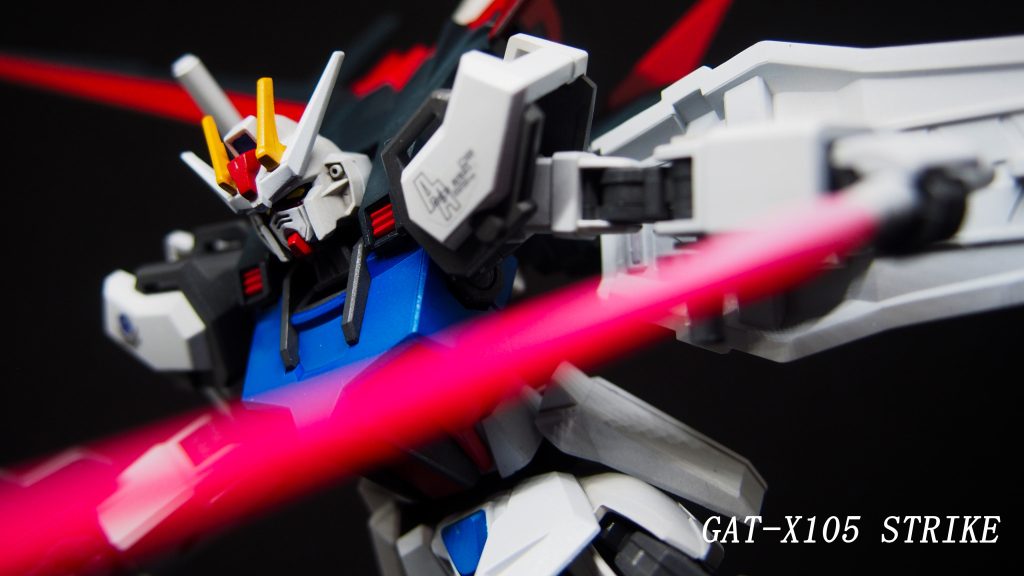 ストライクはビームサーベルも素晴らしく。旧キットよりもサーベルの刀身が長めです。