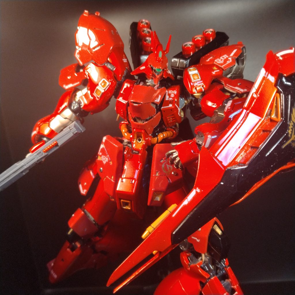 とにかく光沢にしちゃうので、知らなかったら同じっぽく見えるんですよね！（笑）何故かシャアの上級機体は光沢にしてしまいます！（笑）