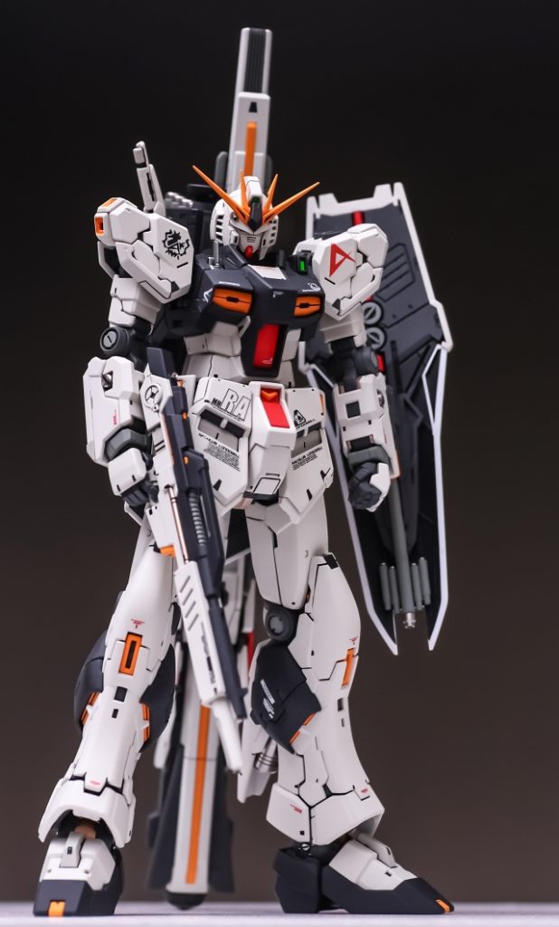 RG ニューガンダムff–3枚目/制作者：ぷらもっち