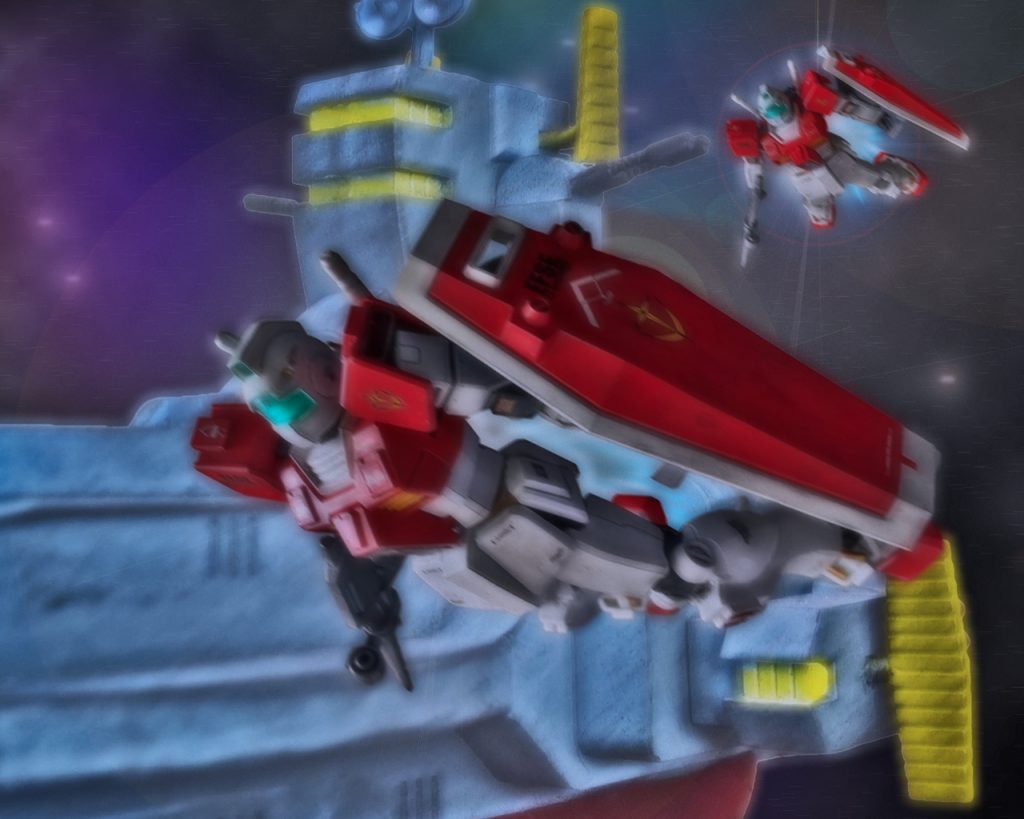 「お前達、あまりサラミスの艦橋付近を飛ぶな。下手くそだと思われるぞ」バルとミッシェルに無線が入る。「隊長!どちらですか?」「お前達から見て2時の方向、下30度といった所だ」2人はジムのメインカメラを向けると確かに隊長機がこちらを向いていた。「ボールなのにもうあんな所に…」隊長であるトム・スクリット少佐は2人が来るまで機体のスラスターを止める。「着任早々やらかすんじゃないぞ」「はは、すみません。もうナイメーヘンの時とは違いますからね」「そうだ。お前達を呼んだ俺の面子を潰さんでくれよ」「まさかまた大尉…じゃなかった。少佐に会えるとは思いもしませんでしたよ」「不満か?」「いやいや滅相もない!」「そうですよ!士官学校時代を思い出すなぁ〜」トムは冗談で言ったがバル達の慌てようにフッと笑いが堪えられなかった。(こいつらもまだまだ青い…)