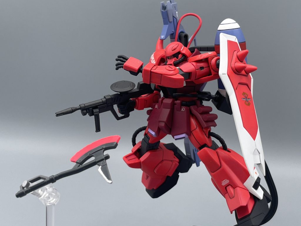 MA-M8 ビームトマホーク　ザクウォーリアのシールド内部(！)に格納されたビーム刃の格闘兵装。使いたい時に、ジャキッ！っと盾から生えてくる便利なアックスです。　このビームトマホークは、敵機に投げつけて投擲武器として使用することも可能でした。ルナマリアは、よくトマホークをぶん投げていた印象が強いですね。