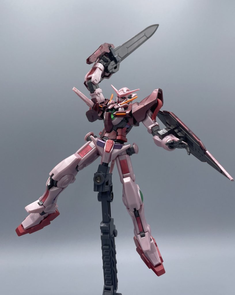 GNソード!! 説明不要なエクシアのメインウェポン。ソレスタルビーイングの所有する第3世代MSガンダムエクシア。そのオリジナル太陽炉の中にはブラックボックス化された「秘密」が隠されていました。