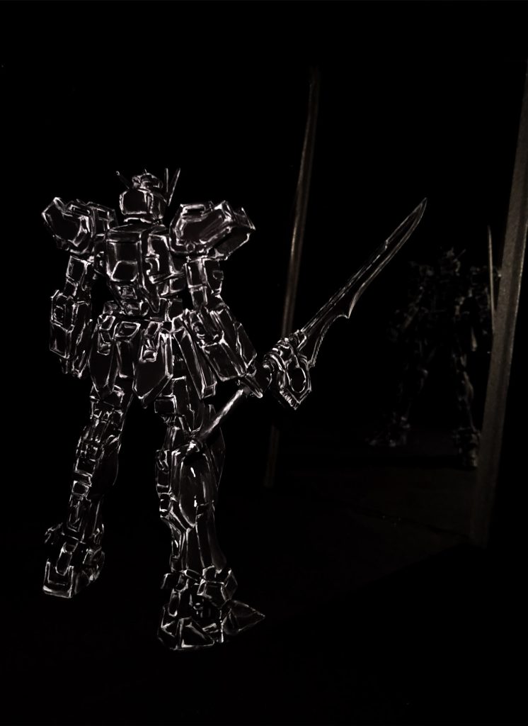 何処かで破綻が起きるのですが後方・左右の面もガラスの様な描写を入れています。