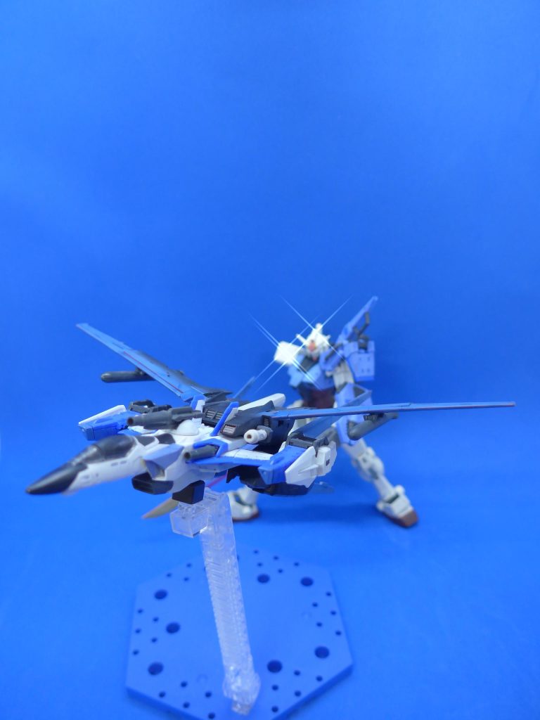 最後はキラのガンダム?を背にして1枚。「おー、キラか。今日は俺がエールパックつけてるから先に行ってるぞ!って、そのガンダム、いつもと違う???」RX-78-2(ソードストライク風)|17hh70さんのガンプラ作品|GUNSTA(ガンスタ) (gumpla.jp)