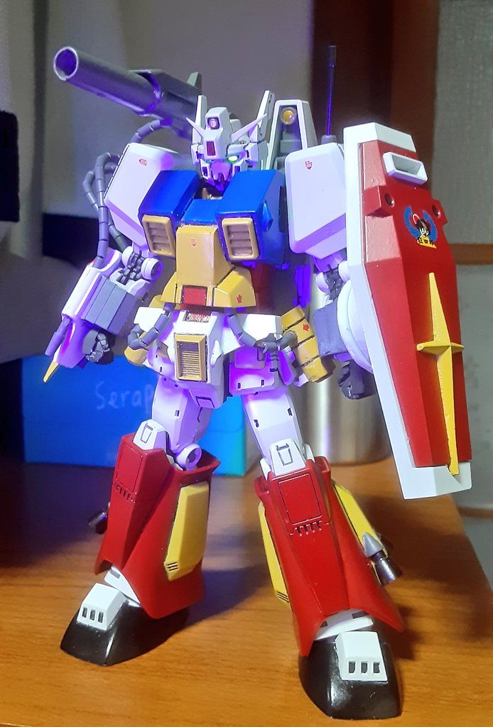 BB戦士パーフェクトガンダムについてくるヘッドギアを参考に作った1/144用ヘッドギアも無改造でそのまま取り付けることができました。