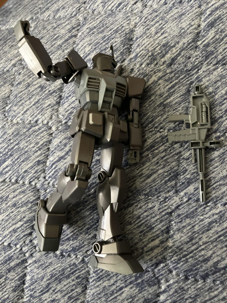 可動域もそんなないですね武器もライフルのみ、欲を言えばシールド欲しかった