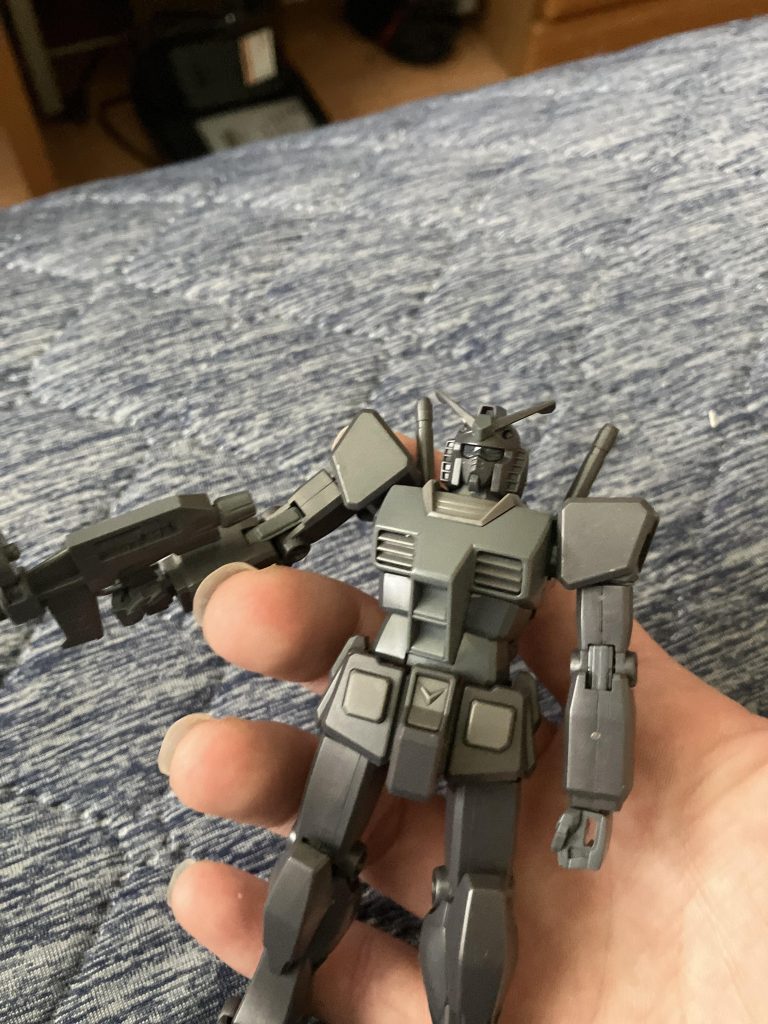 まぁ初めてガンプラに触れる方はいいと思いますし、武器持たせずにカラーリングを変えて飾るというのもひとつの手ですね