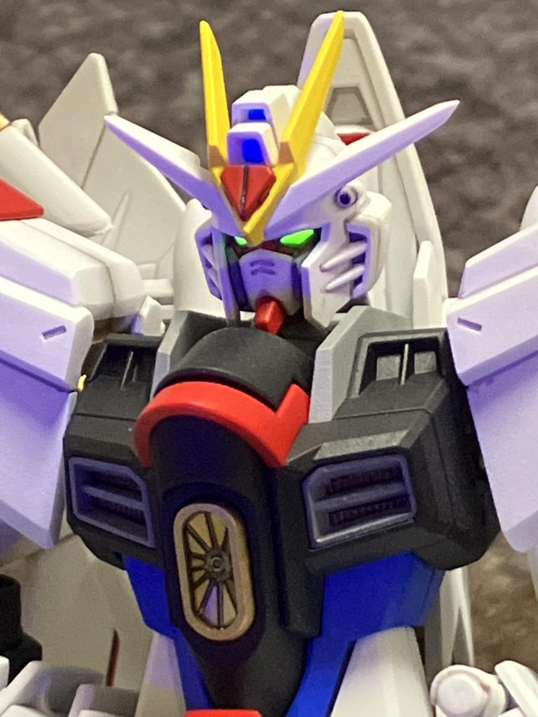 メインカメラと目がキュピーン