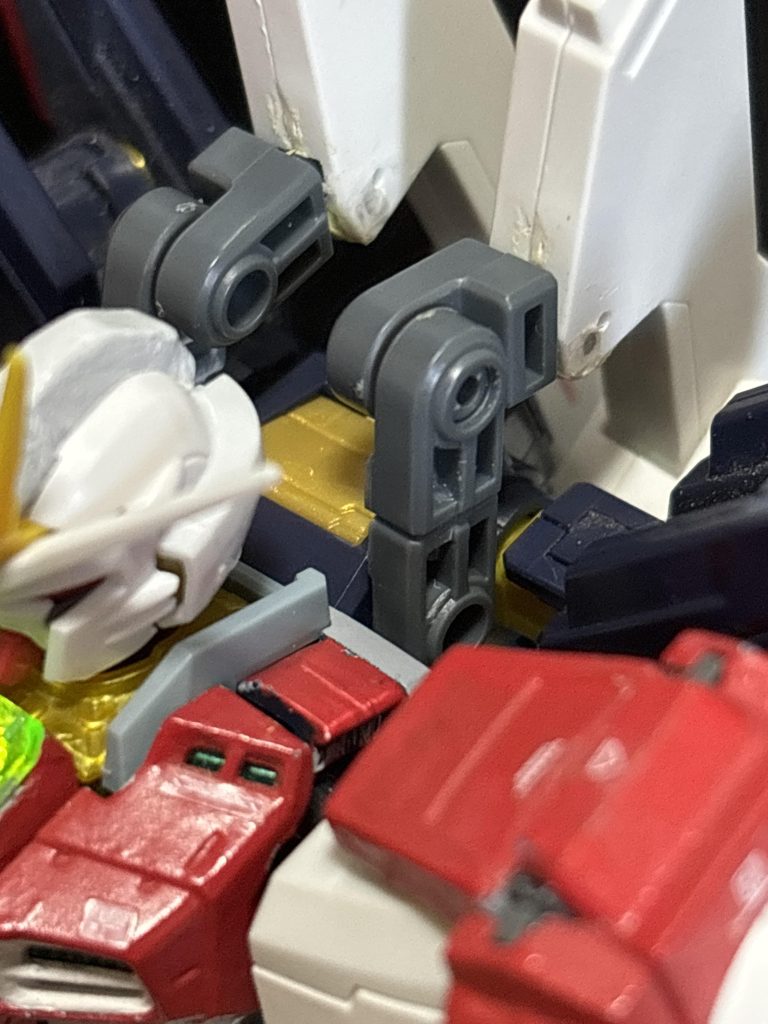 サテライトキャノンはジョイントパーツを加工し取り付けてあります。急いで作ったのでちょっと雑ですね。...反省。