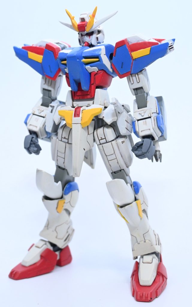 ■機体_正面ベースの旧HGデスティニーは肩関節が優秀ですが、制作時時点のキットと比べると古めではあったので膝や肘、股関節の関節系のパーツをHGサバーニャの物に置き換えてより可動するようにしています。