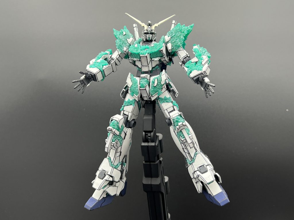 HGUC 1/144 ユニコーンガンダム 光の結晶体 Ver 【フルLEDエディション】–2枚目/制作者：OYAJIN
