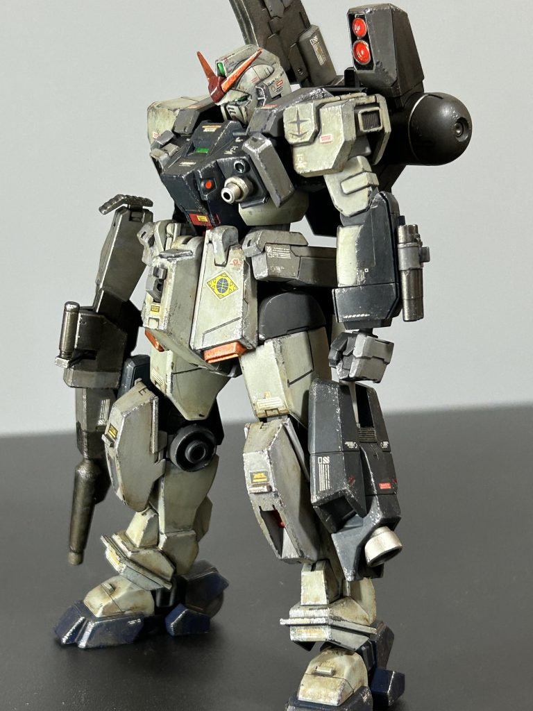 うんなかなかカッコいい! 陸戦型に見立てたけど脚のバーニアだけ気になりました 陸戦型にバーニア?って思ったけどカッコいいのでそのままにしました