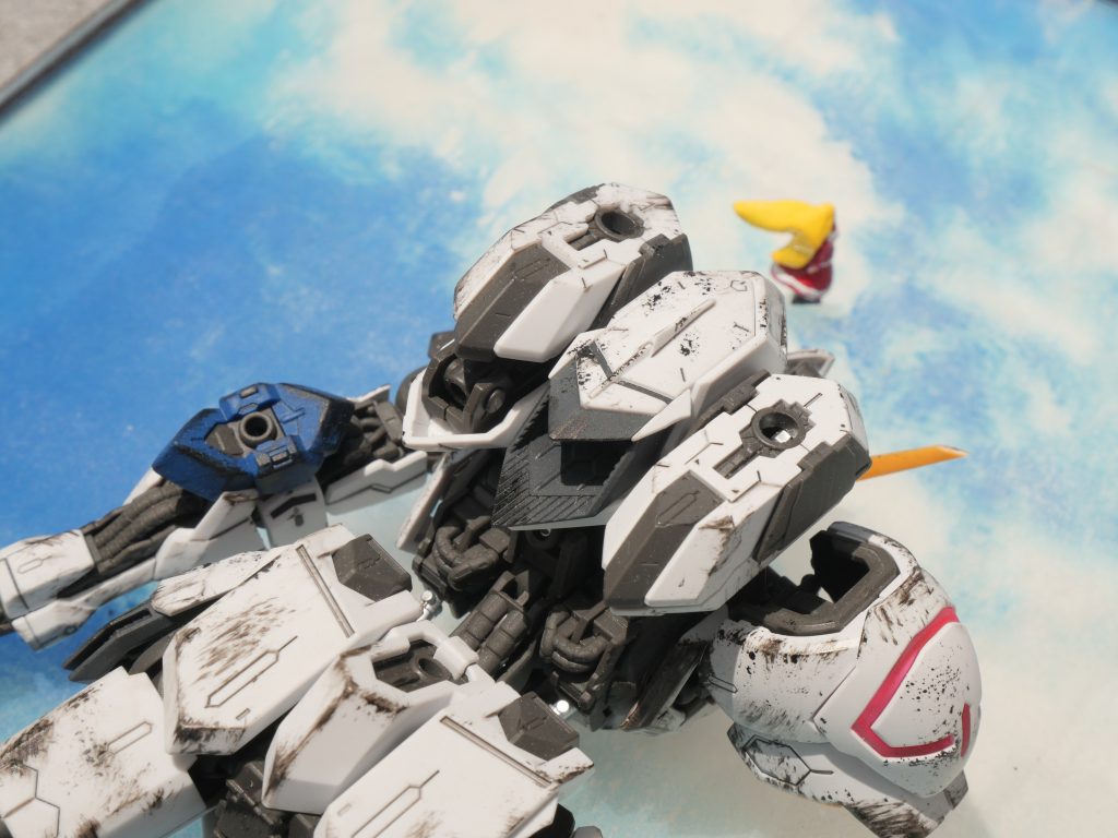 背面の2枚背面は想像でなんとかやってみました。