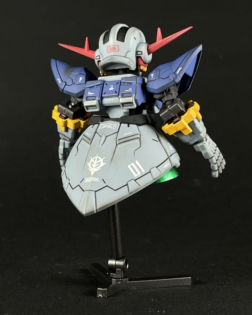 モビリティジョイント第1弾ということで、シールの量がかなり多いのですが、一切使用せず部分塗装を施しています。あとはデカール貼りとつや消しを吹いてから、リアルタッチマーカーで軽く汚しています。 【本体使用塗料】腕部黄色:シタデルカラー アバーランドサンセット→ユリエルイエロー腰部黒色:水性ホビーカラー ディアクティブブラック腰部メガ粒子法:水性ホビーカラー パープル 台座はEXパーツに付属しているものを使用。ジオング単品では付属されていないのが残念。