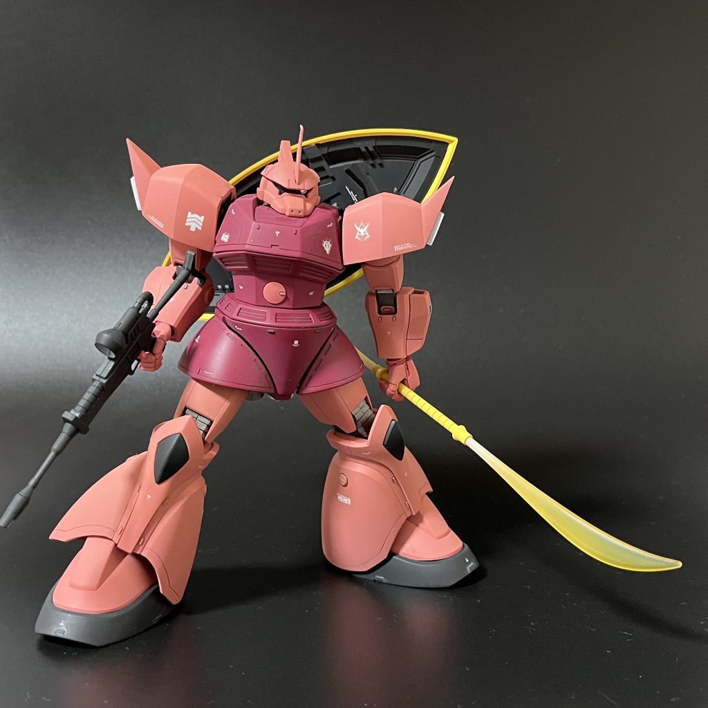 ビームナギナタを振りかざして。弁慶を思わせますね^^