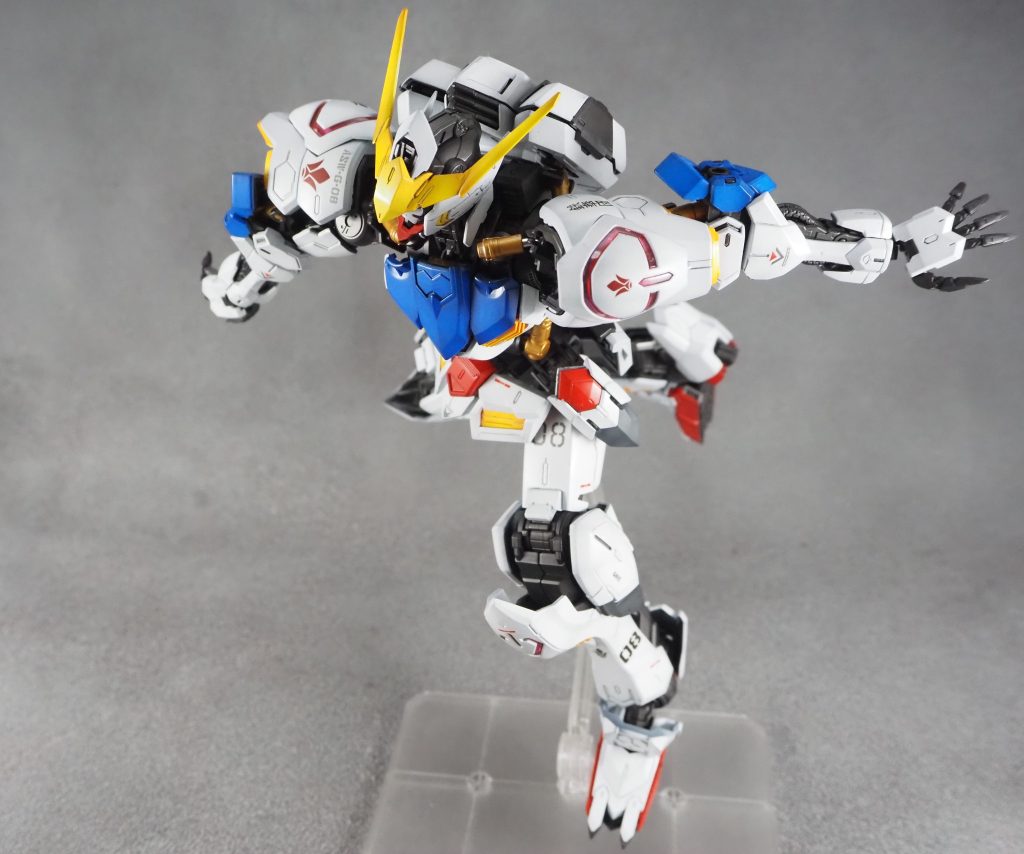 MGという事で可動が良好なのは言うまでもありません。今回も新型のアクションベースが活躍しました。