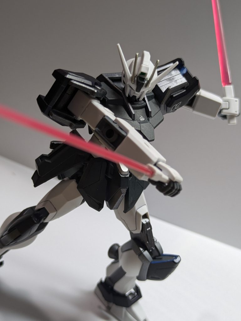 なんか、ピクシーっぽいコンセプトの機体が好きということで足にスラスターつけたりジャンクのビームサーベルを装備させたり