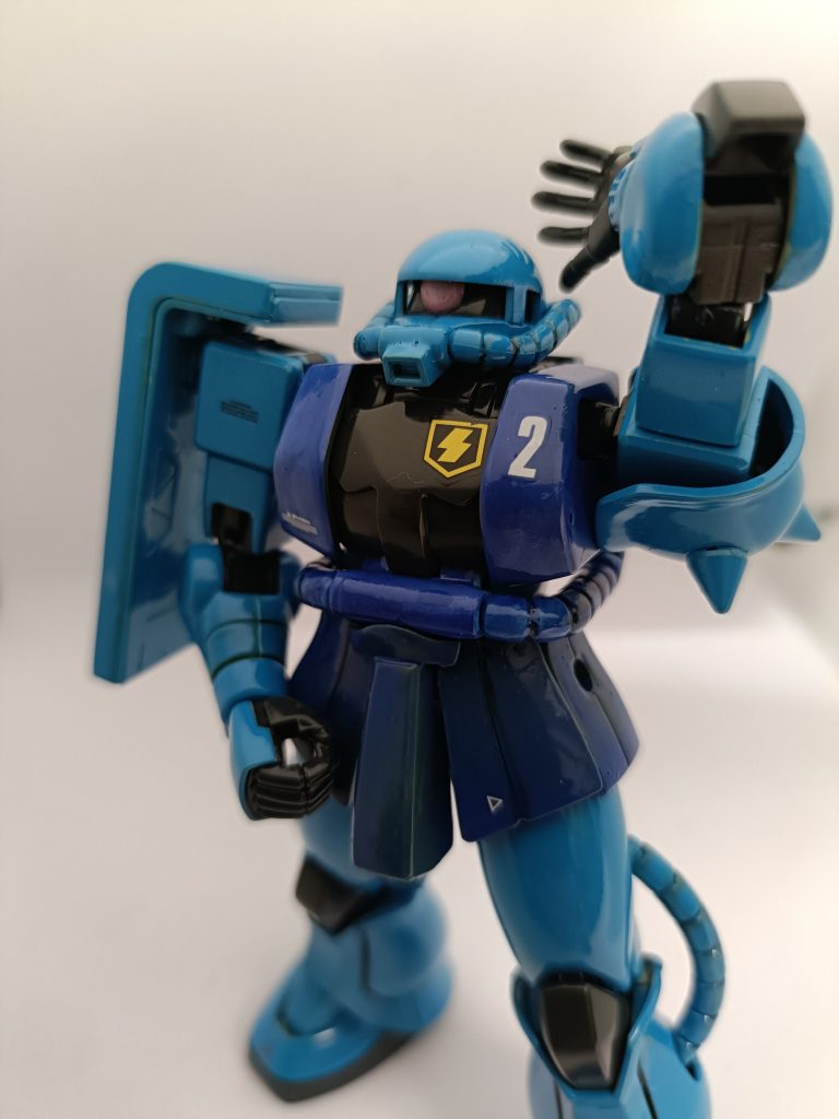 照れますねポーズしたり😆😆ハモンさんは　そんなポーズしませんが笑笑全塗装でオリジナルカラーにするのは大変でした。