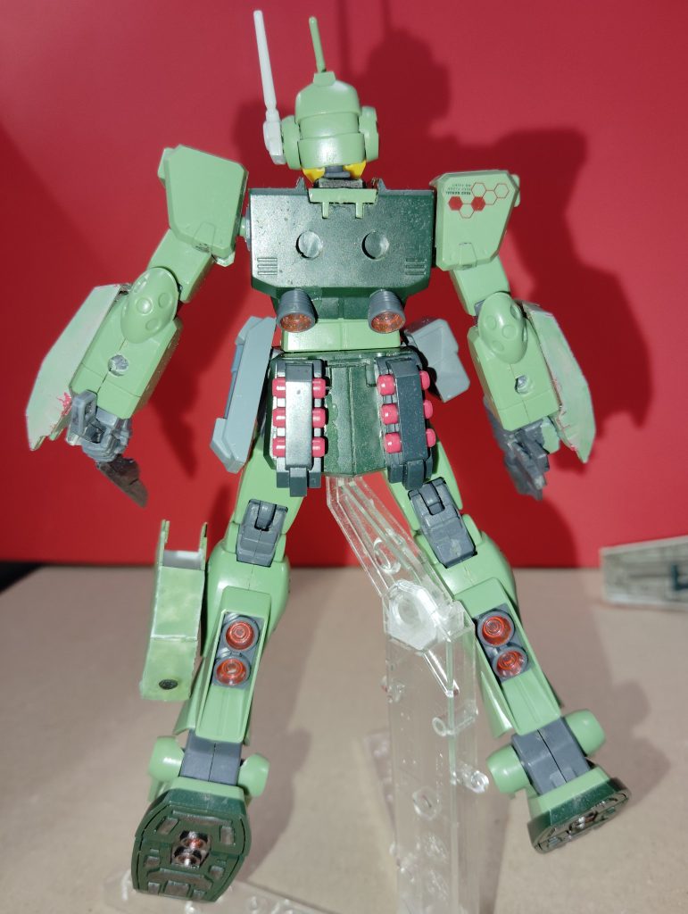 バックパックを外したあとでもスラスターは二基残っています。