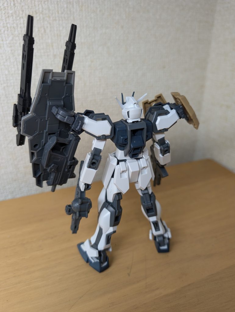 矢張り背中から見ると大分貧相……次に作る時はもっと大胆に改造したい所存。  現在は某Vtuber様専用のF91を製作中、近日中に上げられたらいいなぁ