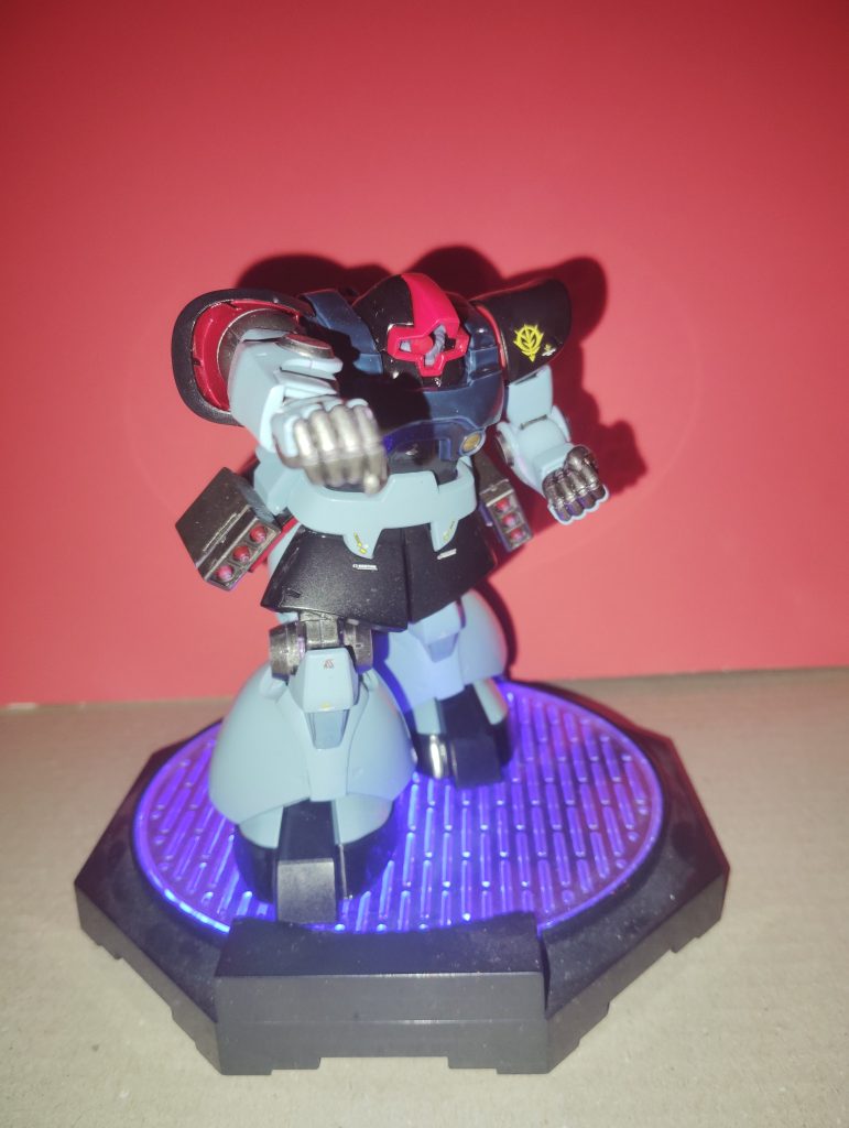 正拳突きーッ！