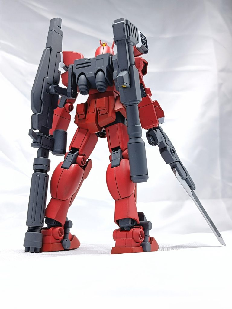 ということで、アメイジングレッドウォーリアでした。実は一番こだわった部分はエッジなんですが…初めてやったもんですから、汚かったらすんません…。ただ、やればカッコよくなるなとは思ったんで、これからも要所要所で気をつけてみようと思いました！(gundam-kao6)では、最後までご覧頂きありがとうございました。今作も気に入って頂ければ幸いです(gandam1)