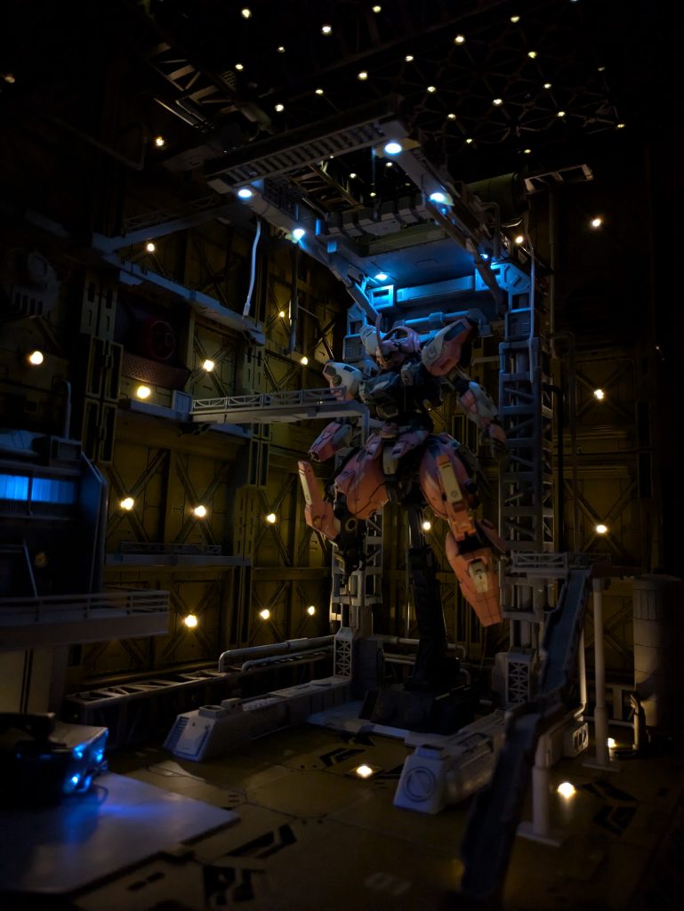 LEDは調光付きにしているので色んな雰囲気を出せるので楽しいです。