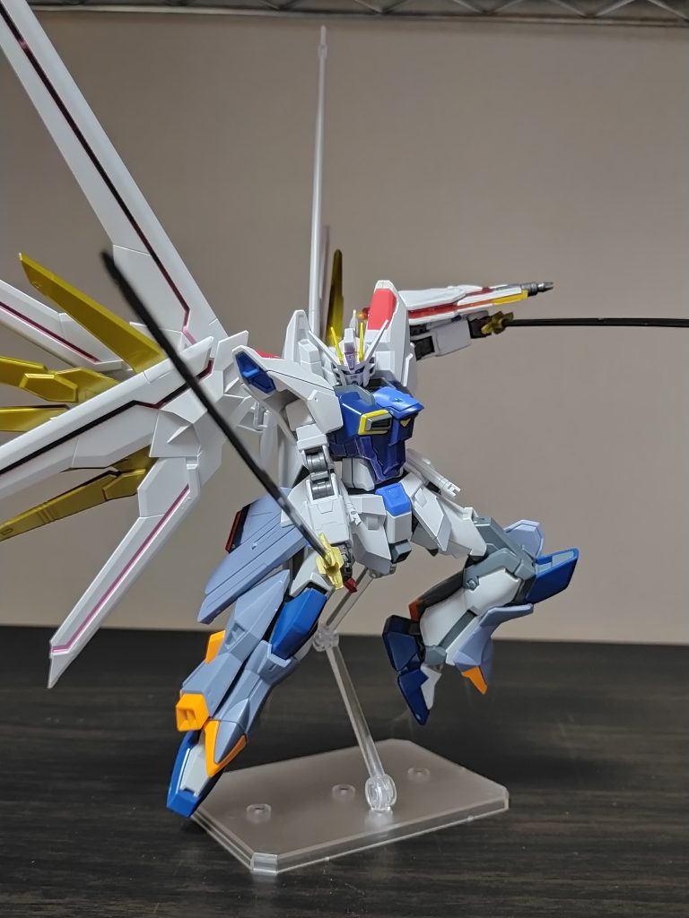 武装はセイバーソード×2、セイバービームサーベルリベルタ×2、プラズマ収束レール砲×2、ビームドラグーン×∞、ビームガンブレード、アブソーブシールド、25mm近接防御機関砲。という感じです。次回は未定。ご覧いただきありがとうございました!