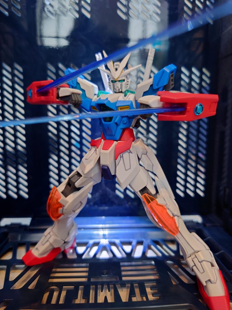 背中のサーベルはなんやねん、と思われそうな腕部ビームソード